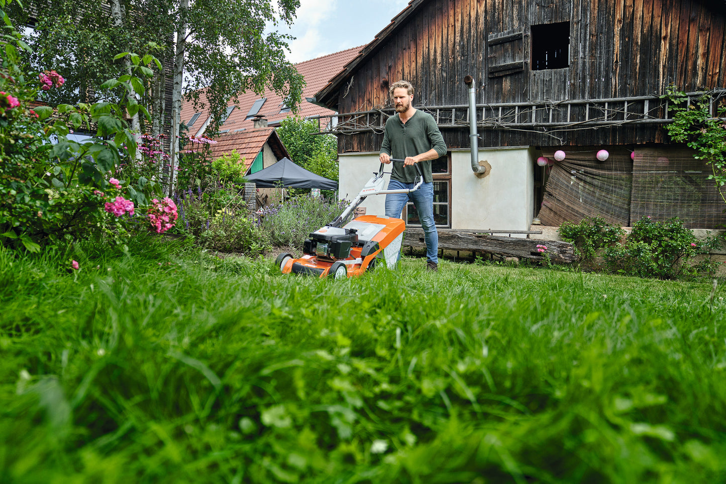 dettaglio del sistema di trazione del tosaerba STIHL RM 650 T