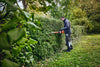 Panoramica laterale del tagliasiepi STIHL HSA 100 in utilizzo