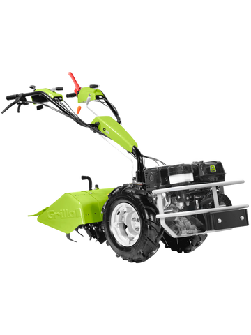 Motocoltivatore Grillo G 108 di colore verde, dotato di stegole regolabili, ruote robuste e design ergonomico, ideale per agricoltura e giardinaggio su ampie superfici.