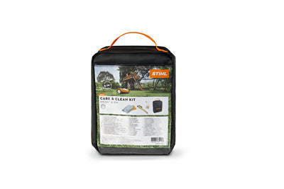 Dettaglio del flacone STIHL Multiclean e degli accessori per la pulizia del Kit Cura & Pulizia per iMOW Plus