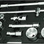 Set di chiavi a bussola in acciaio cromato, con cricchetto, prolunghe e adattatori, ideale per lavori di meccanica e manutenzione auto. Utensili di alta qualità organizzati in una pratica custodia.