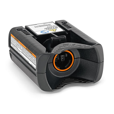 Adattatore Batterie AP di STIHL con vista frontale su superficie bianca
