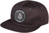 Cappello da baseball nero con visiera piatta, logo centrale 