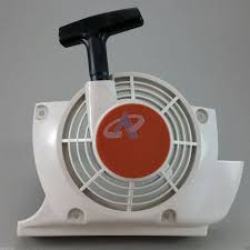 Capot de ventilateur avec dispositif de démarrage